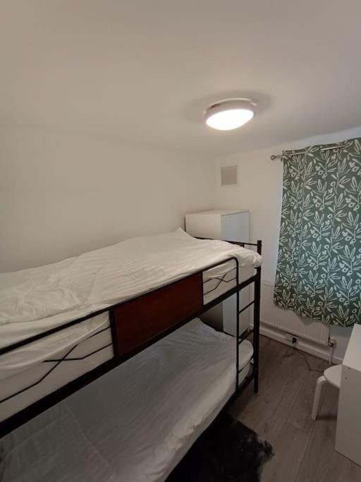 Apartament Spacious 3 Bed Flat Opp Springfield Park, Hackney. Londra